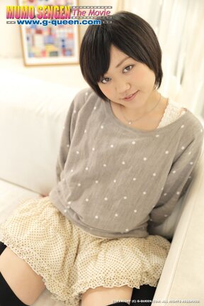 Short hair cutie Mei Kadowaki strips grey top and short skirt