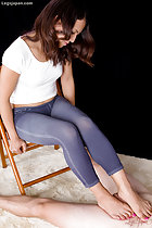Wearing white tshirt masturbating man with her bare feet